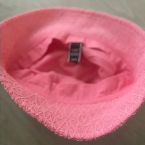 Victoria’s Secret Teddy Bucket Hat - Picture 5 of 5